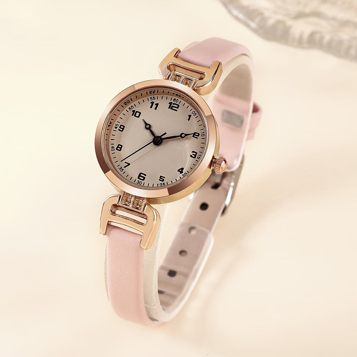 Elegant Women’s Round Watch – Delicate Faux Leather Strap Quartz Fashion Wristwatch